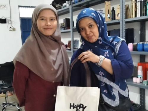 Kepercayaan Pelanggan terhadap Bestari Souvenir: Sebuah Ikatan yang Dibangun dengan Kualitas dan Ketulusan