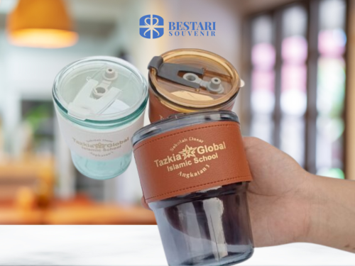 Tumbler Gorgeous Bestari Souvenir: Perpaduan Elegansi, Fungsi, dan Citra Modern dalam Satu Genggaman